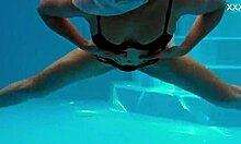 Большегрудая подруга снимается в мокром и диком подводном порно видео